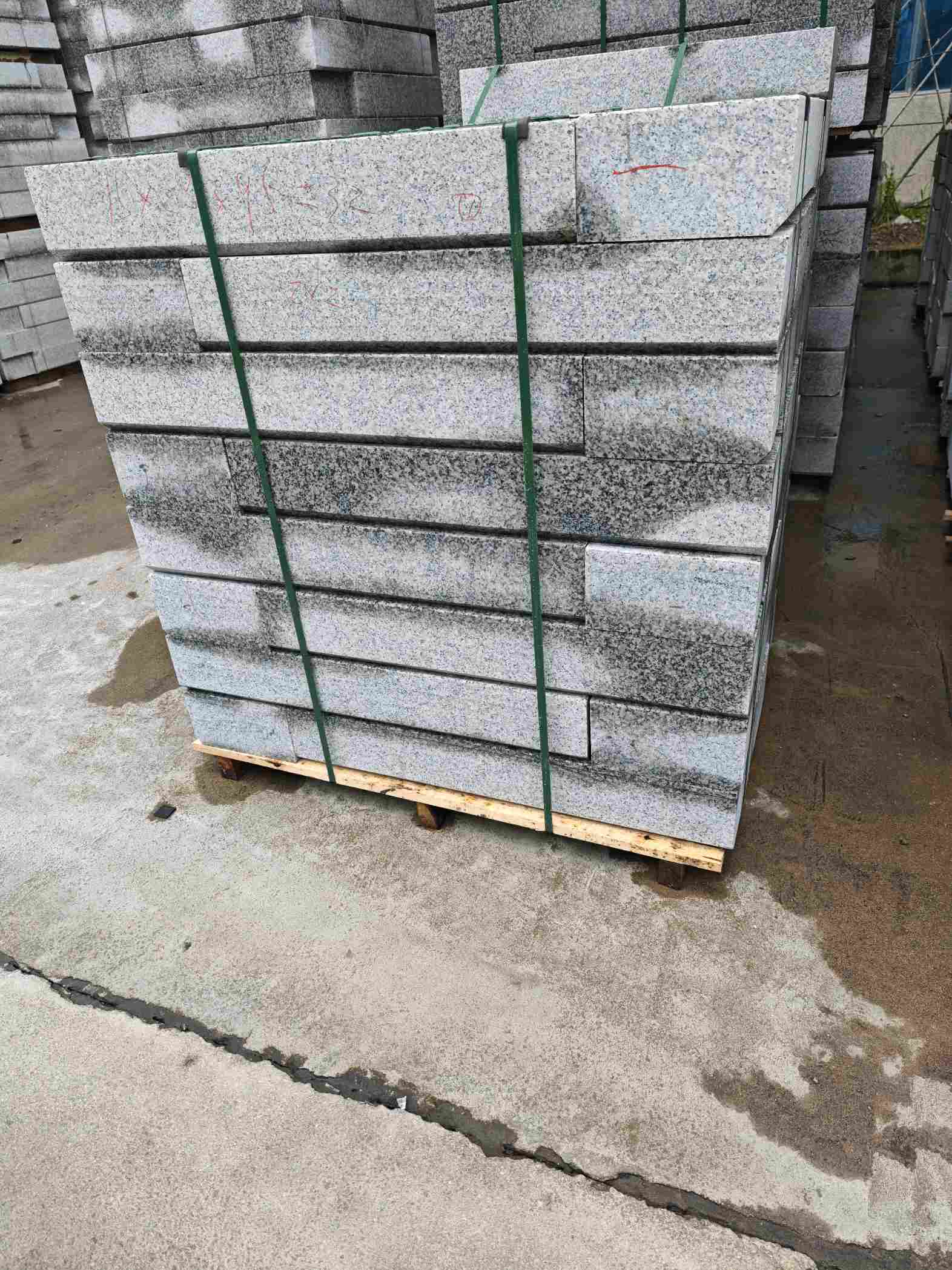 自贡芙蓉白路牙石，马路牙子